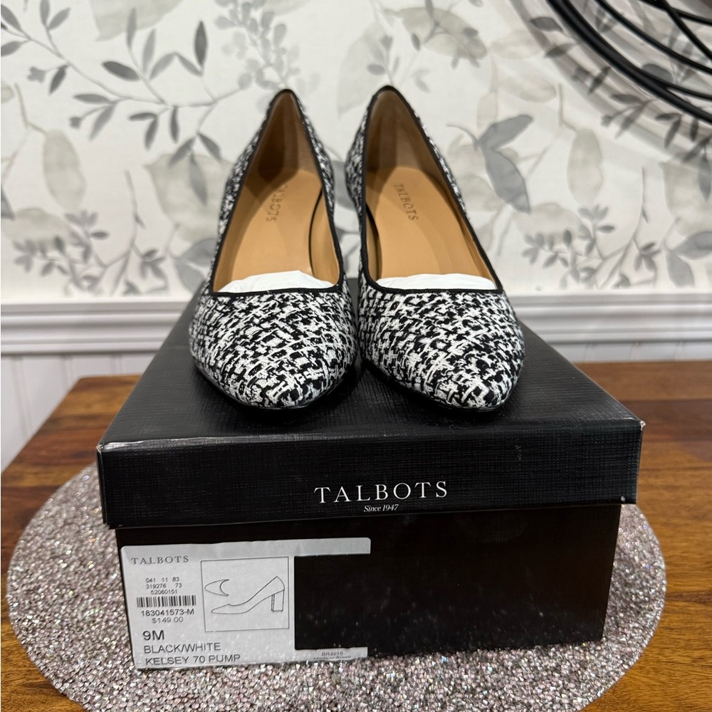 Talbots Black and White Kelsey Tweed Heels Classic Elegance Size 9. NWOT